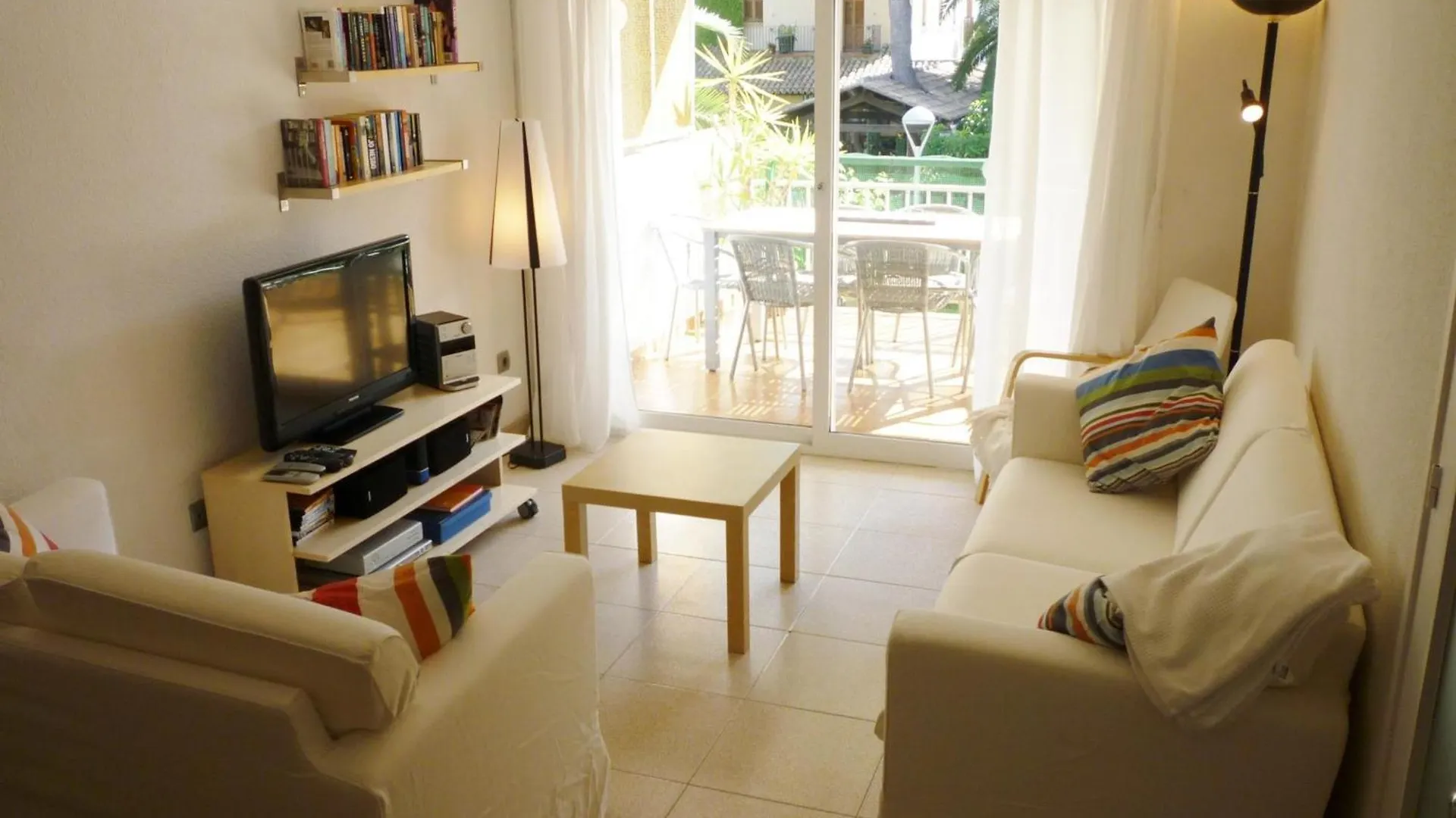 Apartamento Annie A 100 Metros De La Playa En Vilanova I La Geltru, Completamente Equipado. - Es-332-3 0*,  Spain